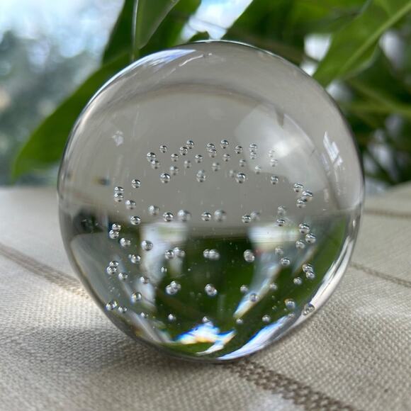 Vintage Mid Century Modern Clear Controlled Bubble Art Glass Paperweight - Picture 6 of 11